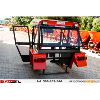 Kabina C-330 NAGLAK metalowe błotniki kanciaste + oświetlenie 
